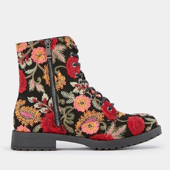 Justfab Embroidered Combat Boots Sz 9 